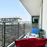 Peaceful Oasis With Balcony And Parking, Appartement Milan