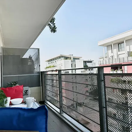 Peaceful Oasis With Balcony And Parking, * Mediolan